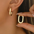 Boucles d'oreilles créoles élégantes au design géométrique