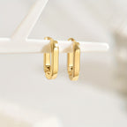 Boucles d'oreilles créoles élégantes au design géométrique